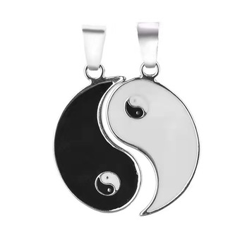 Set 2 coliere cu pandantiv in forma de YING si YANG Set 2 coliere cu pandantiv in forma de YING si YANG