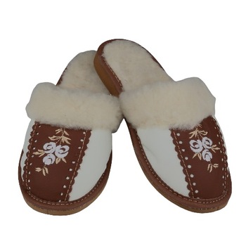 Papuci de casa, din piele si cu blana, pentru femei, culoare alb-maro, Alb Maro, 40 Papuci de casa, din piele si cu blana, pentru femei, culoare alb-maro, Alb Maro, 40