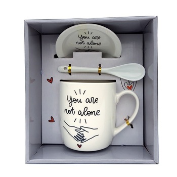 Cana din ceramica cu lingurita cu desene si mesaje de dragoste, 17 x 18 cm Cana din ceramica cu lingurita cu desene si mesaje de dragoste, 17 x 18 cm