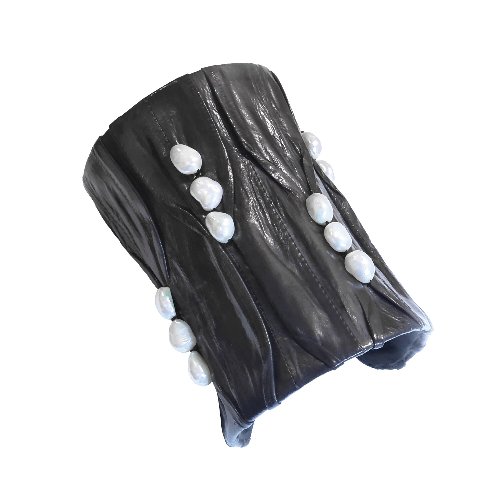 Bratara Decoranna Handcraft statement, piele naturala anghila, unicat, cusuta artizanal cu perle naturale albe, gri inchis