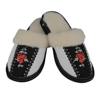 Papuci de casa, din piele si cu blana, pentru femei, culoare alb-negru, Alb Negru, 38 Papuci de casa, din piele si cu blana, pentru femei, culoare alb-negru, Alb Negru, 38