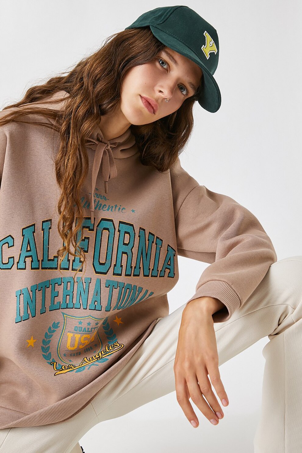 KOTON, Hanorac supradimensionat cu imprimeu text, Bej/Albastru