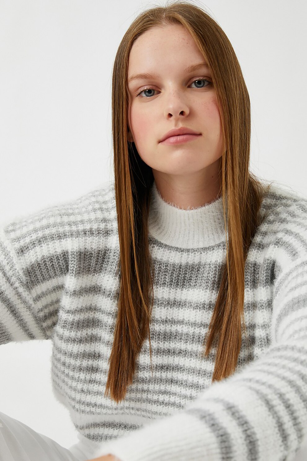 KOTON, Pulover cu decolteu la baza gatului si model in dungi