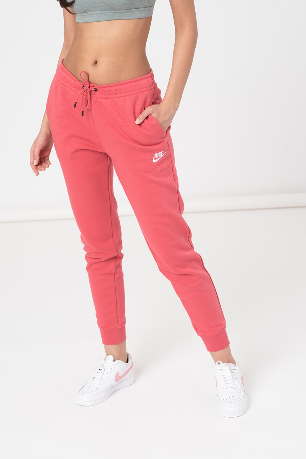 Nike, Pantaloni sport conici cu buzunare laterale Sportswear Club, Roz inchis