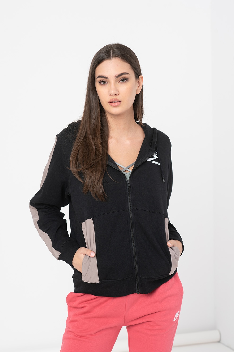 Nike, Hanorac cu fermoar si segmente contrastante Sportswear Heritage, Negru/Maro nisip