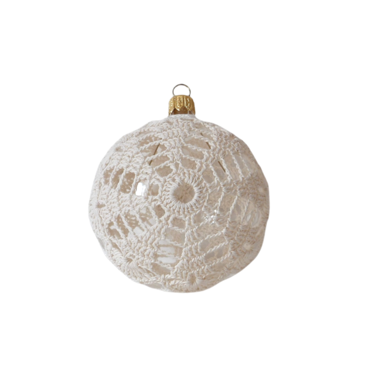 Glob de craciun imbracat in dantela lucrata manual ivory unt