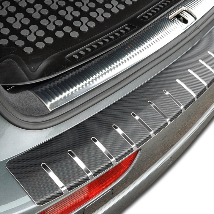 Защитно фолио за багажник в два слоя хром и карбон 3D черен 83 х 7,5см
