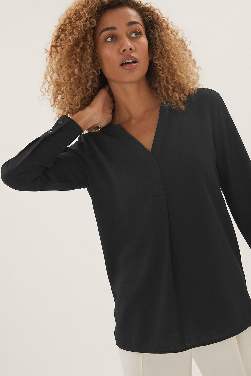 Marks & Spencer, Bluza cu decolteu in V si pliu pe partea din fata, Negru