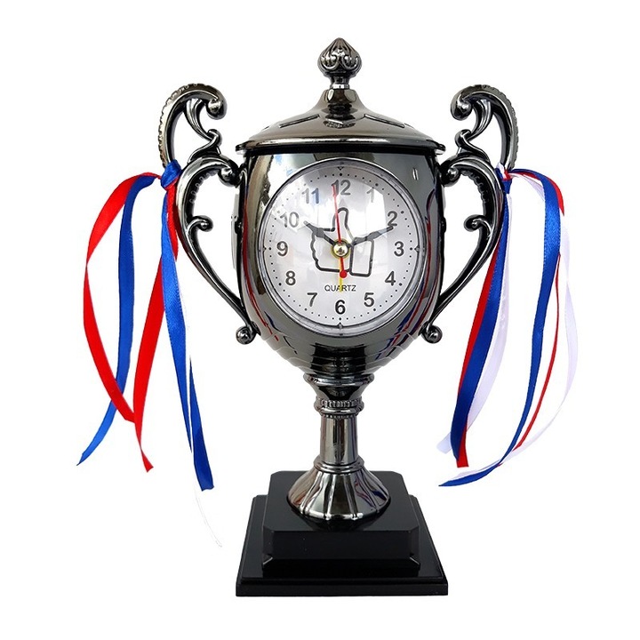 OEM Műanyag asztali óra, trófea formájú, 14 x 21 cm