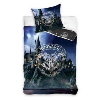 Set lenjerie de pat Carbotex, Harry Potter (castel), 100% bumbac, 140x200 cm Set lenjerie de pat Carbotex, Harry Potter (castel), 100% bumbac, 140x200 cm