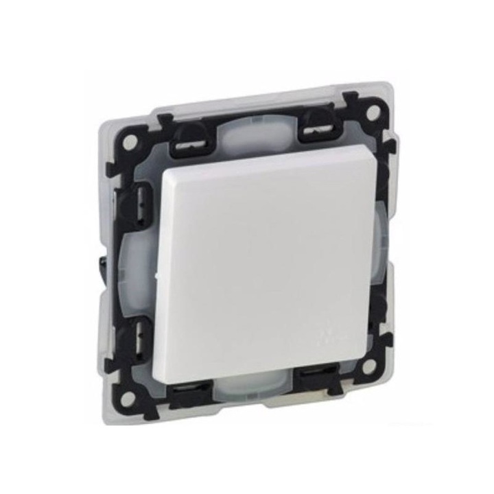 Legrand 752151 Valena Life IP44 fehér 1 pólusú kapcsoló (752151)