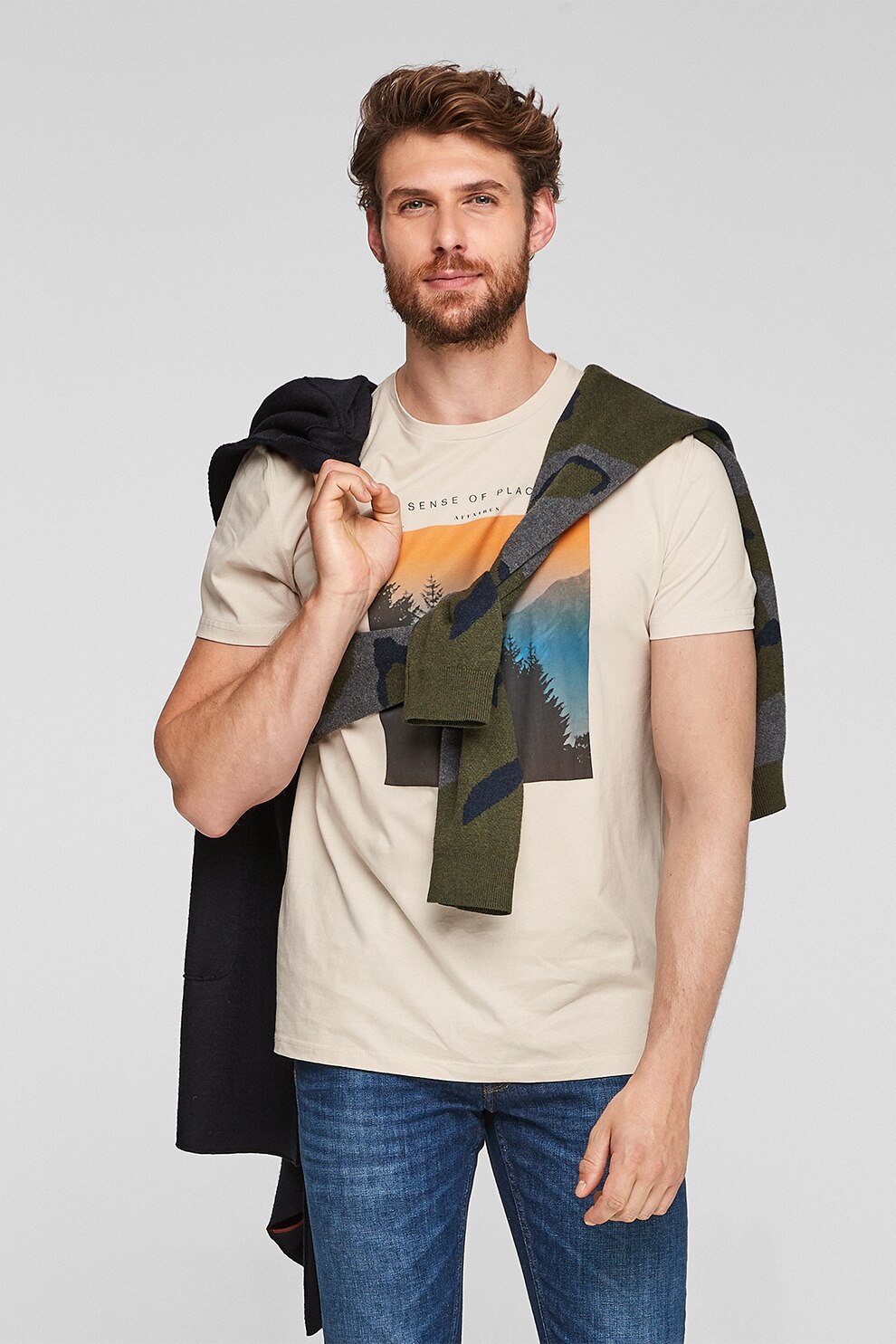 s.Oliver, Tricou cu decolteu la baza gatului si imprimeu grafic, Bej