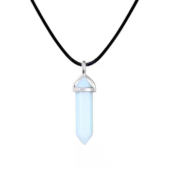 Colier cu pandantiv in forma cristal dublu varf, Nevermore, Alb Colier cu pandantiv in forma cristal dublu varf, Nevermore, Alb