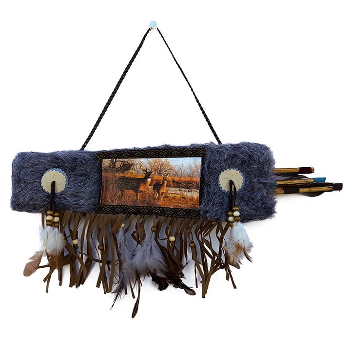 Tablou in forma de tolba cu sageti, decorat cu blanita si margele M1,41x12cm