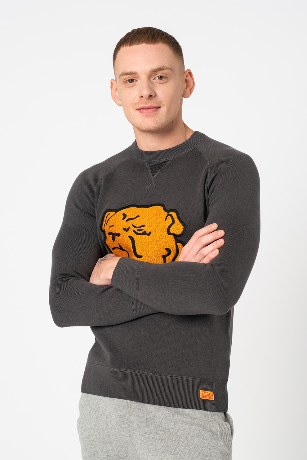 SUPERDRY, Bluza sport cu decolteu la baza gatului si maneci raglan Varsity, Gri inchis/oranj