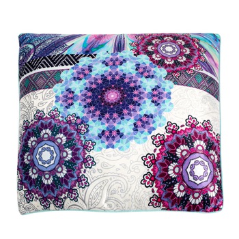 Perna Casa de Vis, 50x50 cm, decor abstract, umplutura puf siliconizat Perna Casa de Vis, 50x50 cm, decor abstract, umplutura puf siliconizat