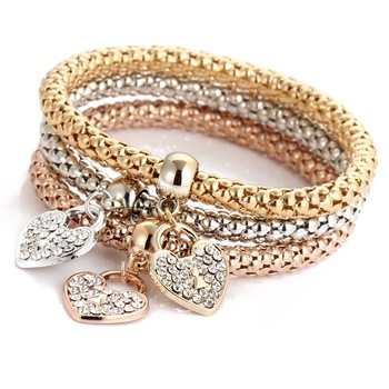 Set de 3 bratari cu charm-uri in forma de inimioara, placat cu aur 14K, Set de 3 bratari cu charm-uri in forma de inimioara, placat cu aur 14K,