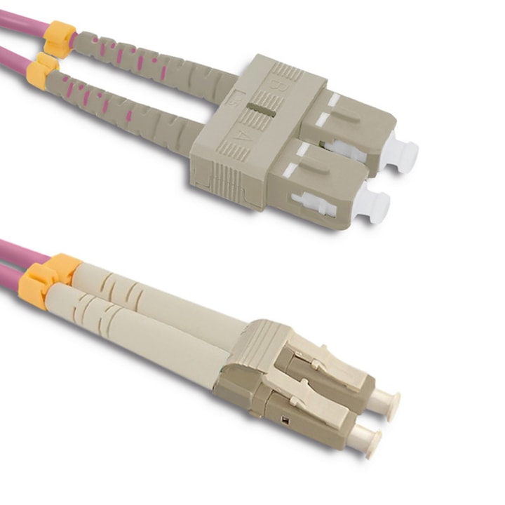Patchcord Fibra Optica Qoltec LC/UPC-SC/UPC Multimod OM4 Duplex 50/125 10m Roz Transmisie Rapida Stabilitate Ridicata LSZH Profesional pentru Retele LAN WAN CCTV Birou Server Acasa
