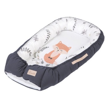 Cosulet bebelus pentru dormit Baby Nest, realizat din satin, pentru nou-nascuti, imprimeu vulpita, 50x80 cm, alb si maro Cosulet bebelus pentru dormit Baby Nest, realizat din satin, pentru nou-nascuti, imprimeu vulpita, 50x80 cm, alb si maro