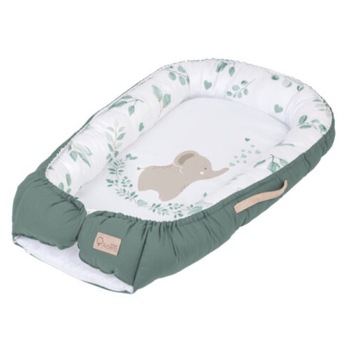 Cosulet bebelus pentru dormit Baby Nest, realizat din satin, pentru nou-nascuti, imprimeu elefant, 50x80 cm, verde Cosulet bebelus pentru dormit Baby Nest, realizat din satin, pentru nou-nascuti, imprimeu elefant, 50x80 cm, verde