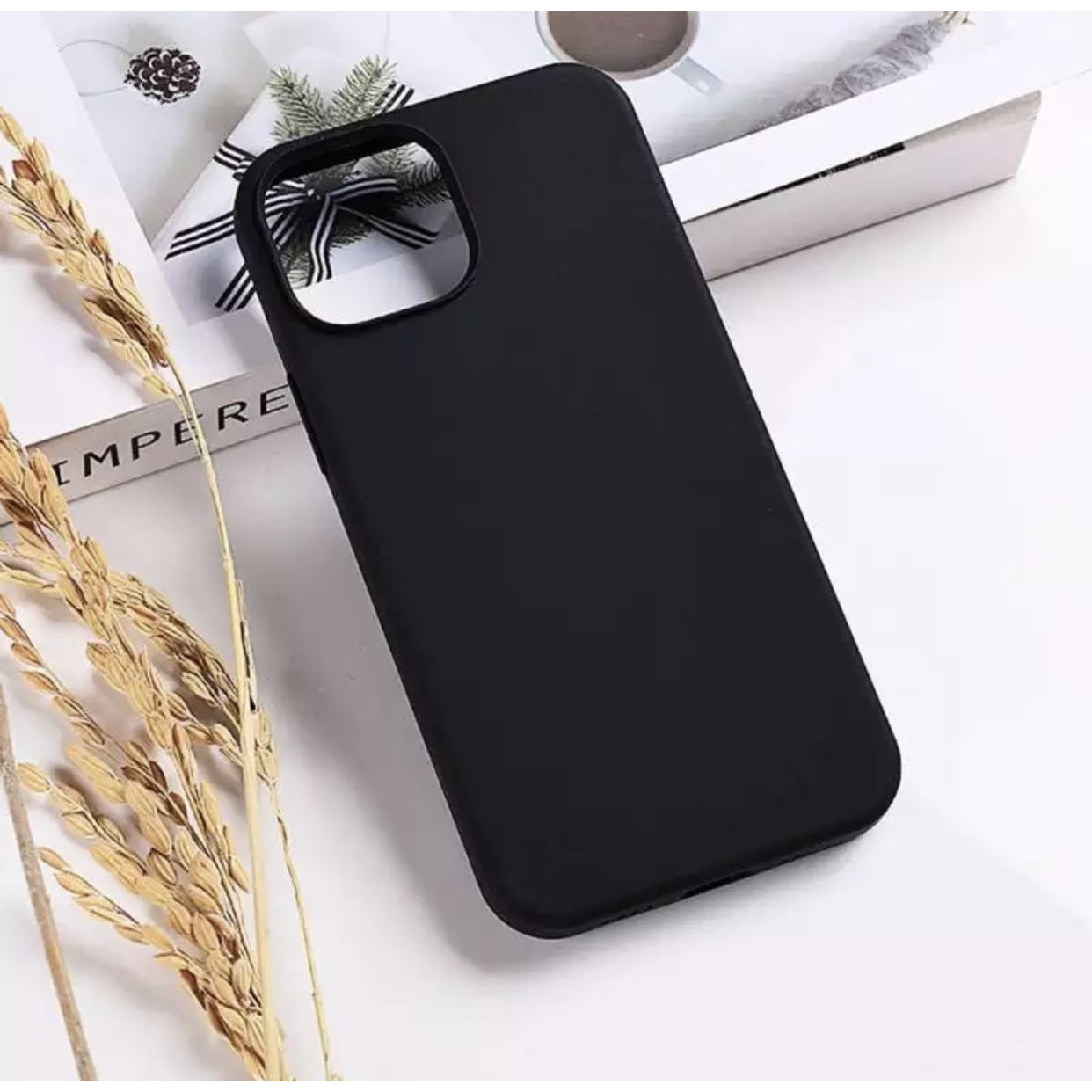 Husa din silicon ultra-slim MATA cu microfibra pe interior, compatibila cu iPhone 13, Negru