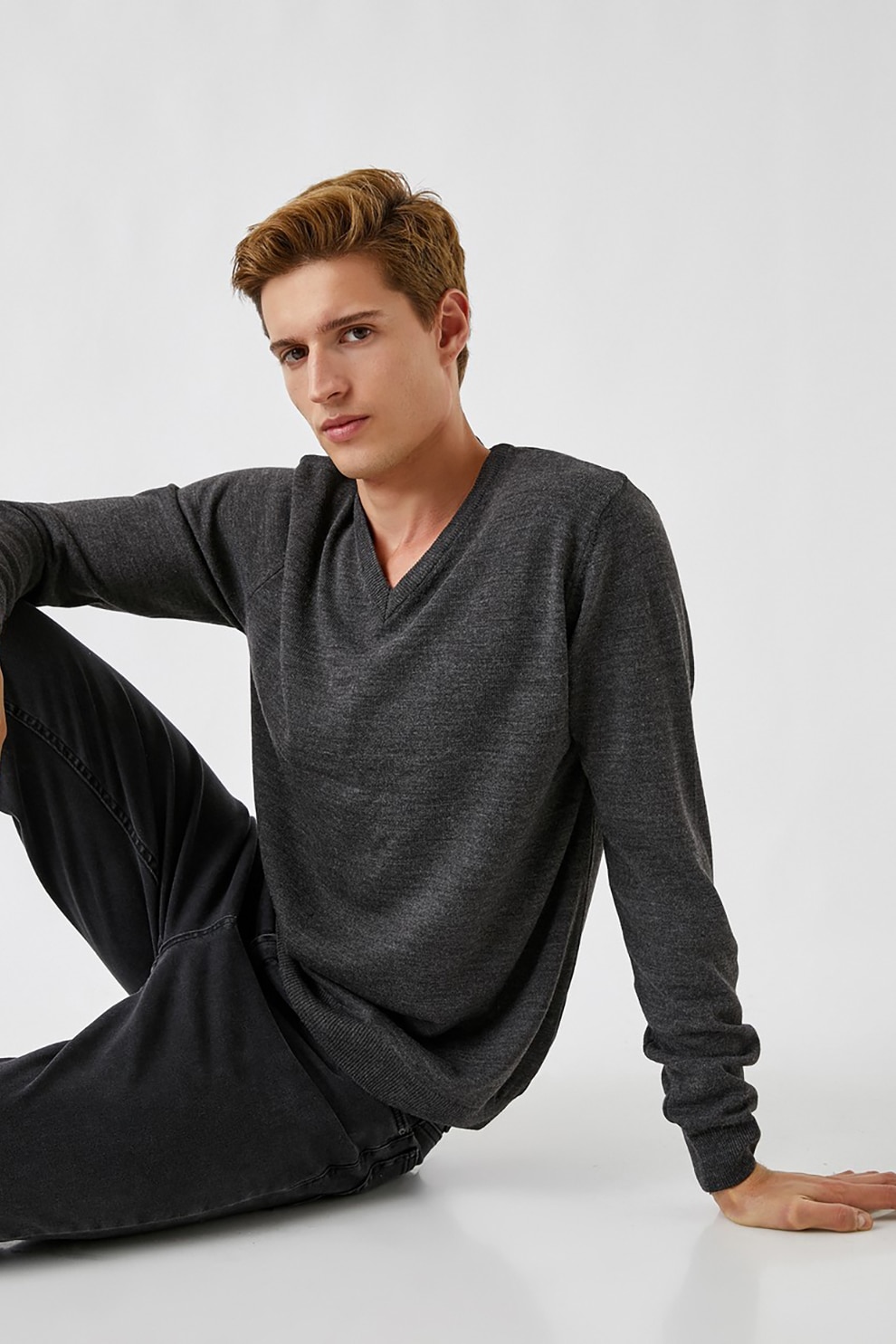 KOTON, Pulover cu decolteu in V si terminatie striata, Gri antracit