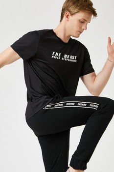 KOTON, Tricou cu decolteu la baza gatului si imprimeu text contrastant, Negru/Alb KOTON, Tricou cu decolteu la baza gatului si imprimeu text contrastant, Negru/Alb