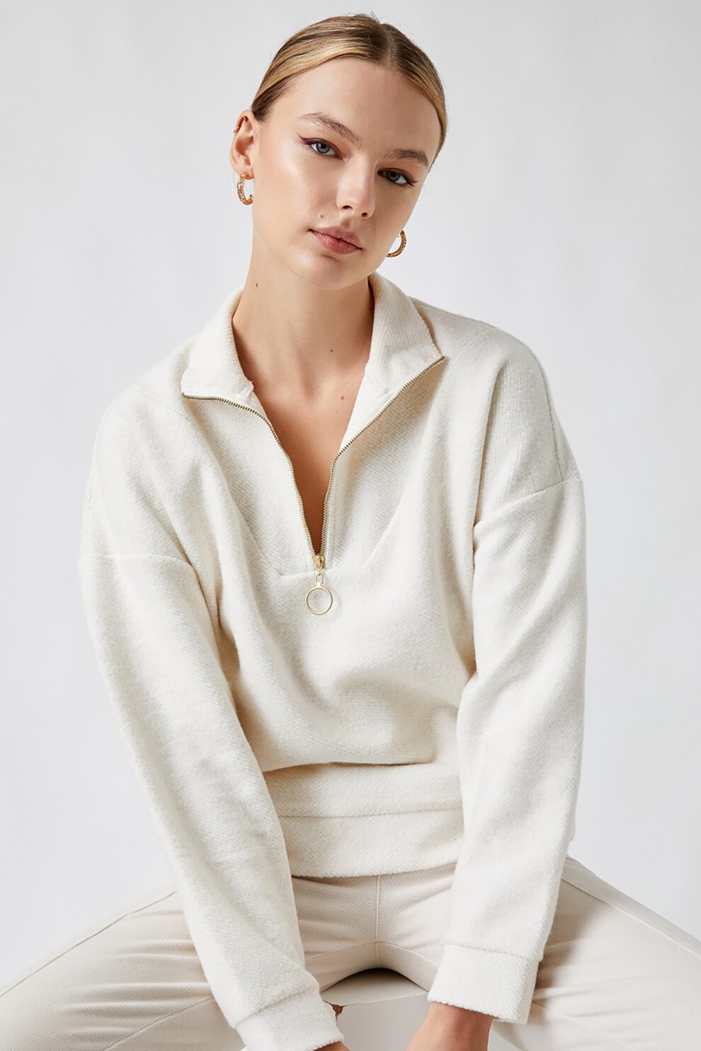 KOTON, Bluza sport cu maneci cazute si fenta cu fermoar, Alb prafuit