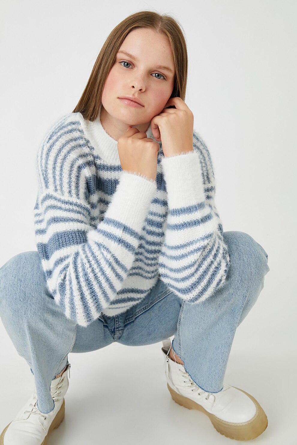 KOTON, Pulover cu decolteu la baza gatului si model in dungi, Albastru lavanda/Alb