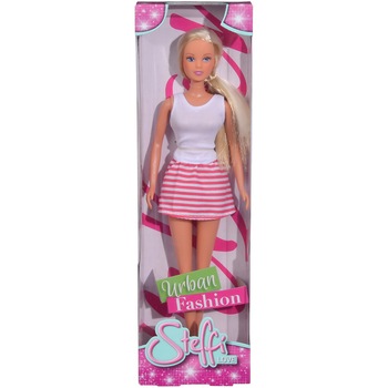 Papusa Steffi Love - Urban Fashion, bluza alba Papusa Steffi Love - Urban Fashion, bluza alba