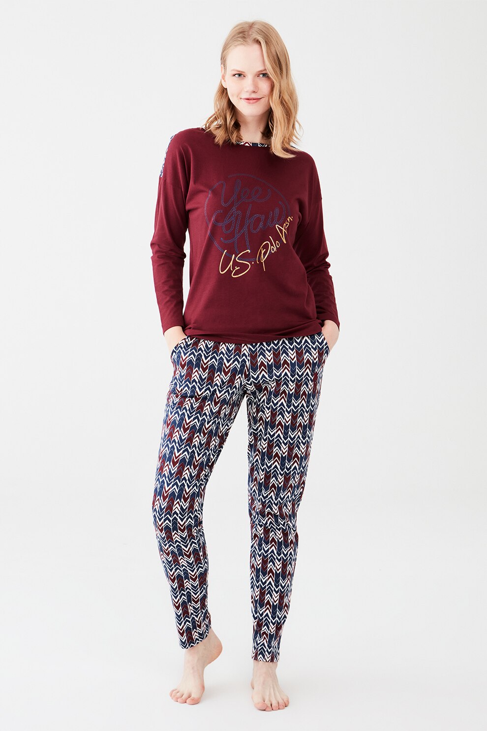 U.S. Polo Assn., Pijama cu decolteu la baza gatului si imprimeu, Rosu Bordeaux/Bleumarin/Alb