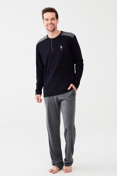 U.S. Polo Assn., Pijama cu imprimeu grafic, gri melange inchis, bleumarin inchis U.S. Polo Assn., Pijama cu imprimeu grafic, gri melange inchis, bleumarin inchis