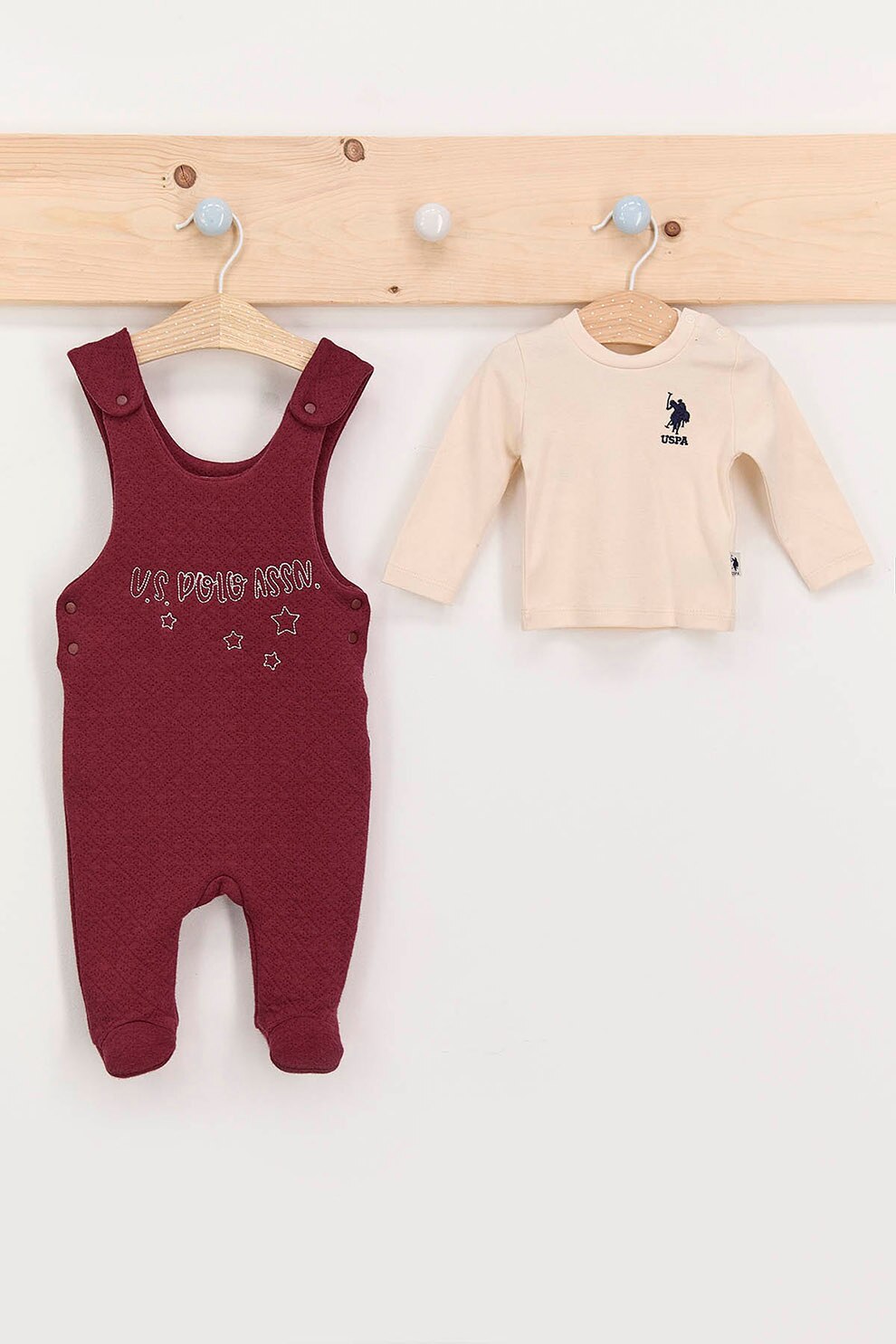 U.S. Polo Assn., Set de bluza si salopeta cu botosei din bumbac, Visiniu