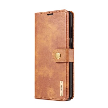 Husa pentru Samsung Galaxy A72, CaseMe, piele, 2 in 1, protectie superioara, inchidere cu capsa magnetica, tip portofel, back cover, stand, Maro Husa pentru Samsung Galaxy A72, CaseMe, piele, 2 in 1, protectie superioara, inchidere cu capsa magnetica, tip portofel, back cover, stand, Maro