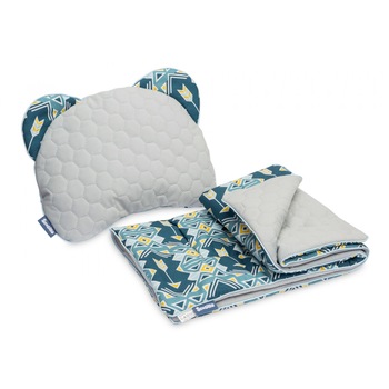 Set perna si pilota pentru landou 2 fete Sensillo Velvet Ornamente albastre Set perna si pilota pentru landou 2 fete Sensillo Velvet Ornamente albastre