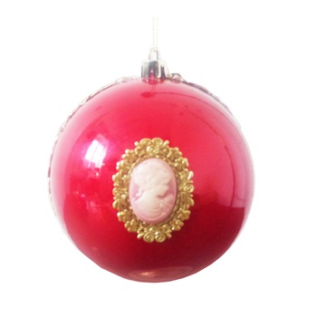 Glob de Craciun de 10 cm Rosu cu Lady Camee Roz Glob de Craciun de 10 cm Rosu cu Lady Camee Roz