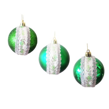 Set 3 Globuri Craciun Verzi de 8 cm Motive Taranesti Trandafiri Set 3 Globuri Craciun Verzi de 8 cm Motive Taranesti Trandafiri