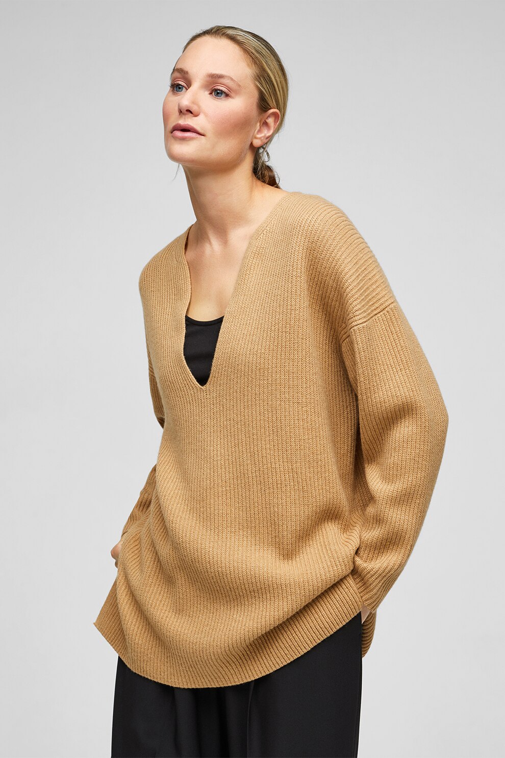 s.Oliver, Pulover lejer cu decolteu adanc, Bej