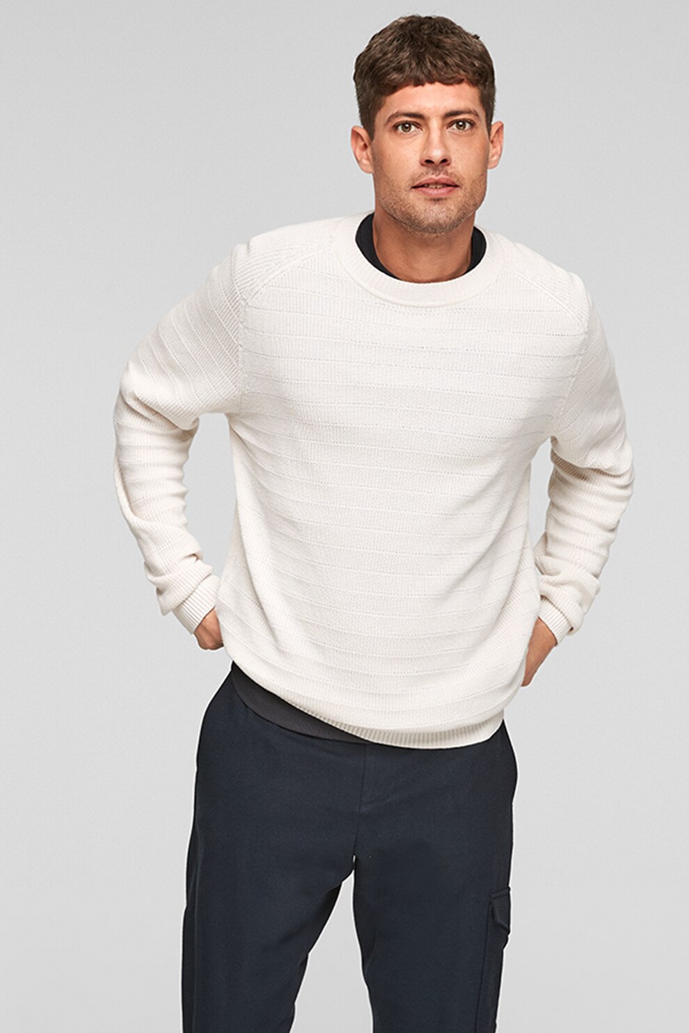 s.Oliver, Pulover cu decolteu la baza gatului si maneci raglan, Alb