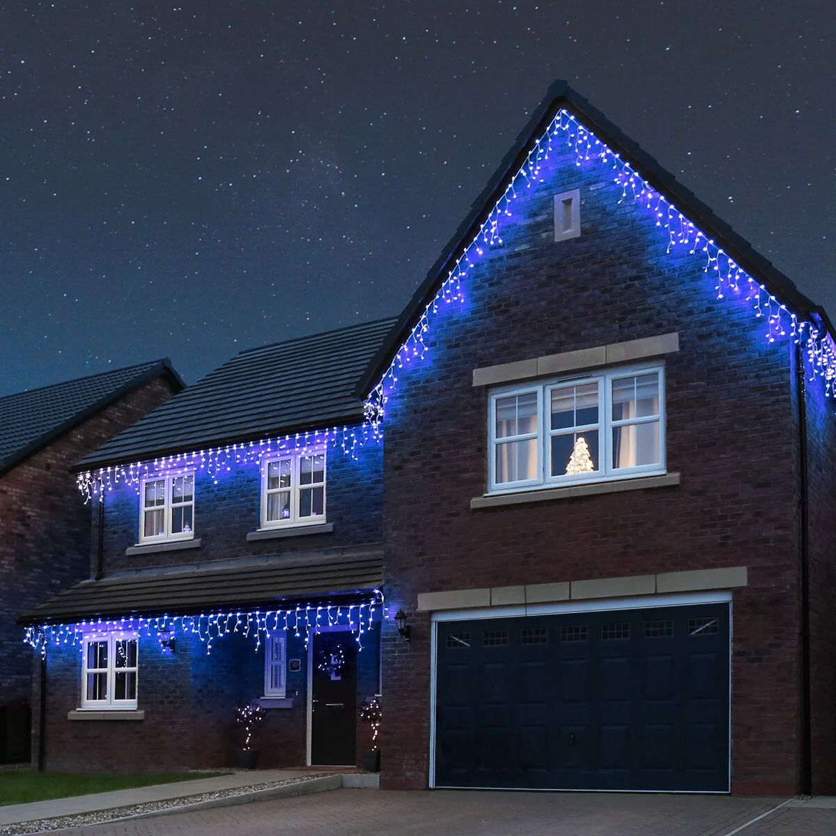 Instalatie Craciun Turturi, IP44, 5 m, 143 Led-uri , Perdea Franjurata, Albastru, 8 jocuri de lumini, Transformator 31 V, Putere 9 W, Interconectabila, Interior/Exterior, Prelungitor 3 m inclus, Fir Transparent, Flippy