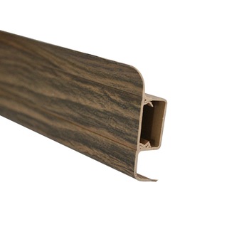 Plinta Prolux pentru cabluri, PVC, 50x22 mm, 2.5 m, culoare stejar Plinta Prolux pentru cabluri, PVC, 50x22 mm, 2.5 m, culoare stejar