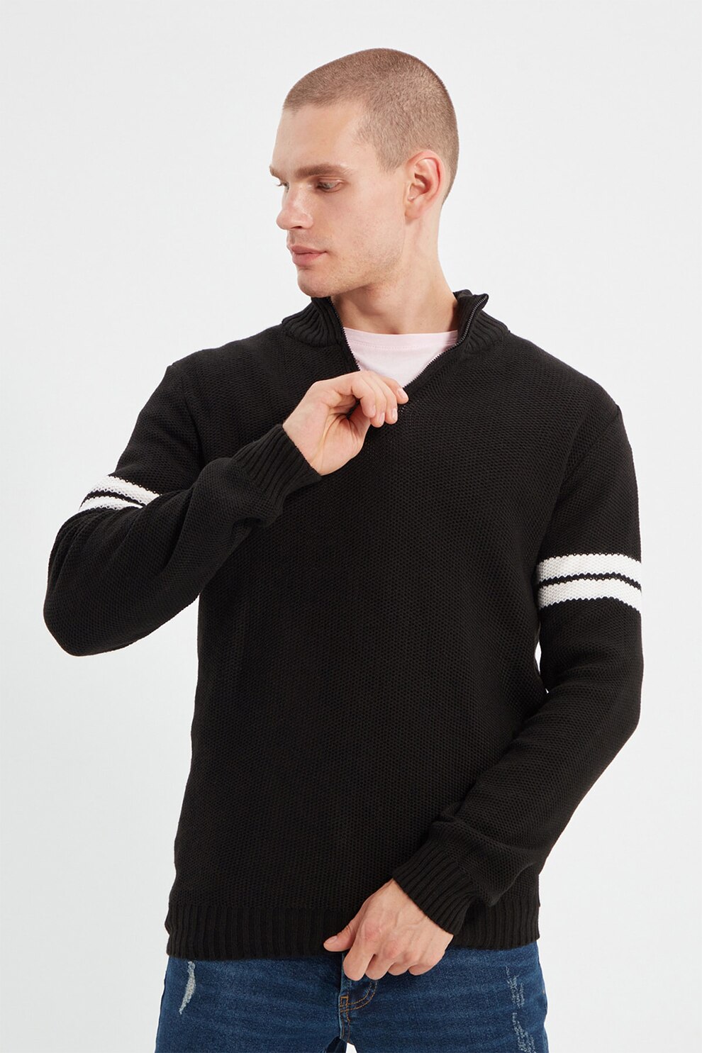 Trendyol, Pulover texturat cu fenta cu fermoar, Negru/Alb, S