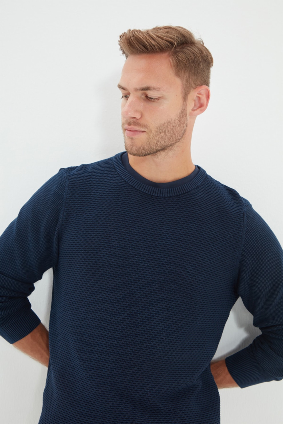 Trendyol, Pulover slim fit cu decolteu la baza gatului, Bleumarin, S