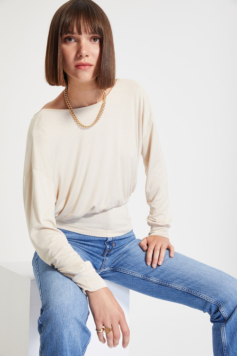 Trendyol, Bluza lejera de jerseu cu decupaj adanc in V pe spate, Maro nisip