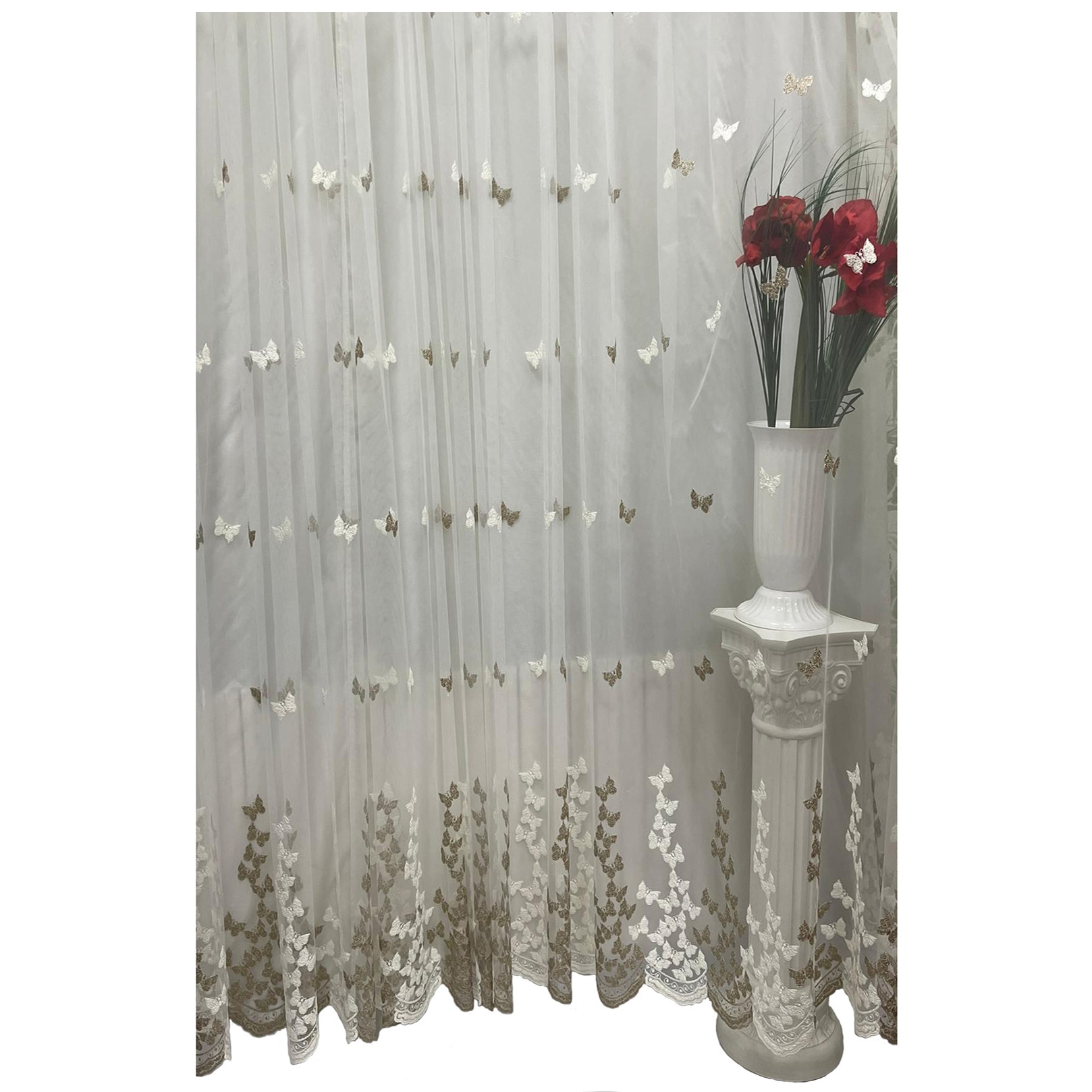 Perdea bej/alba brodata din colectia 