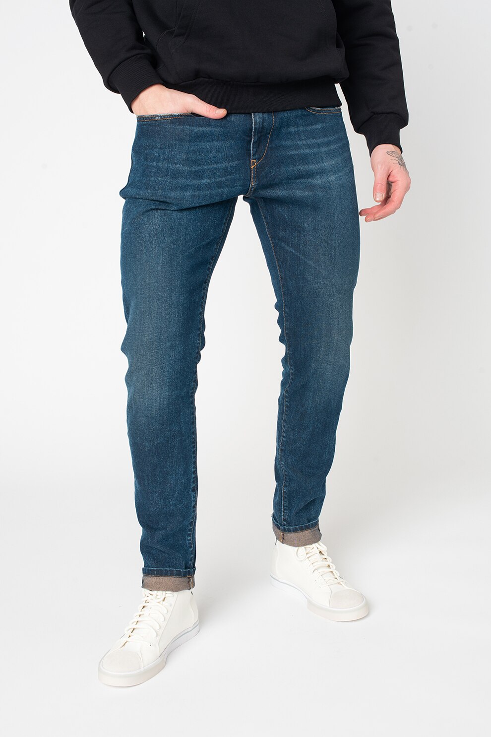 Diesel, Blugi slim fit cu aspect decolorat Strukt, Albastru inchis