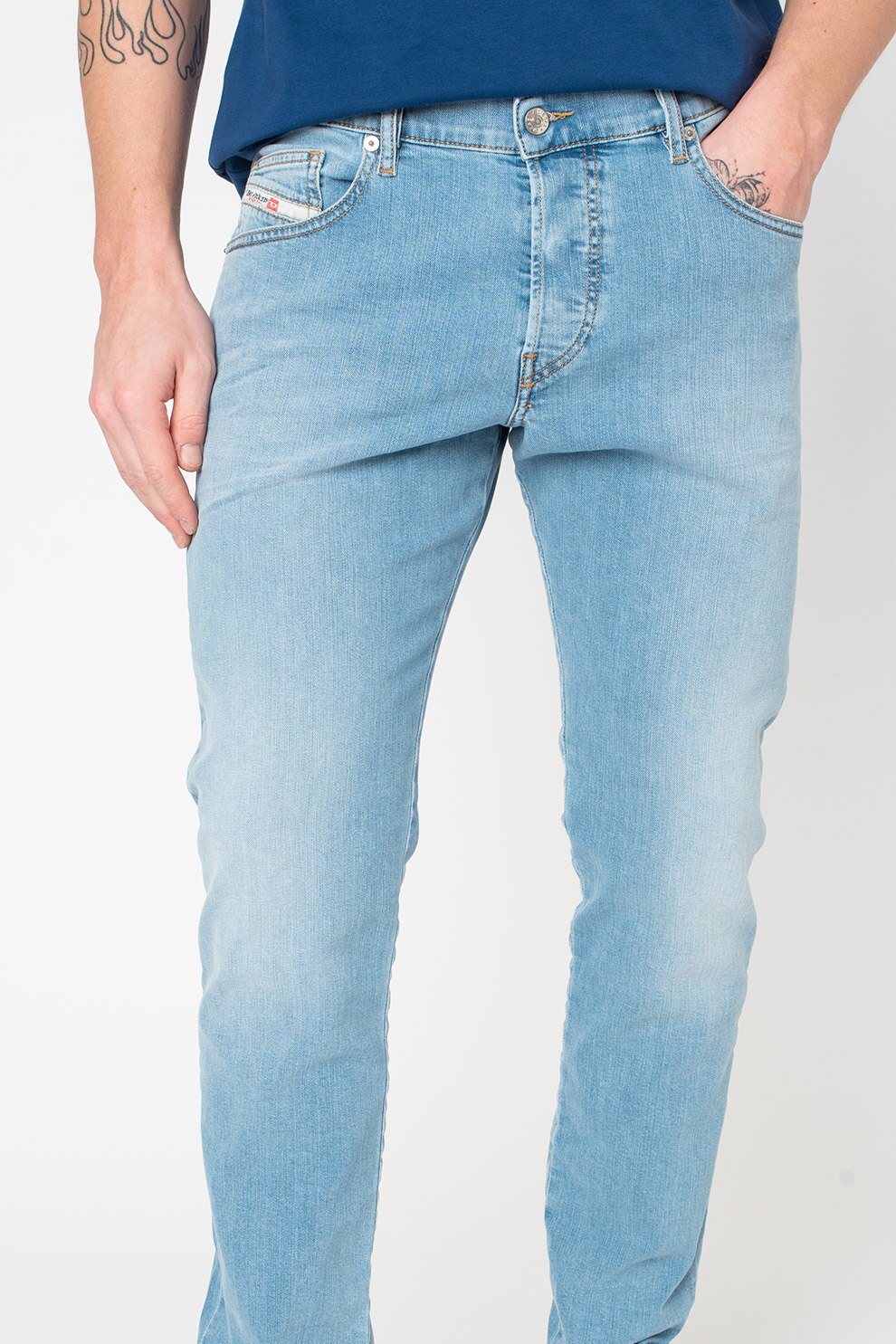 Diesel, Blugi cu aspect decolorat si 5 buzunare Yennox, Albastru deschis