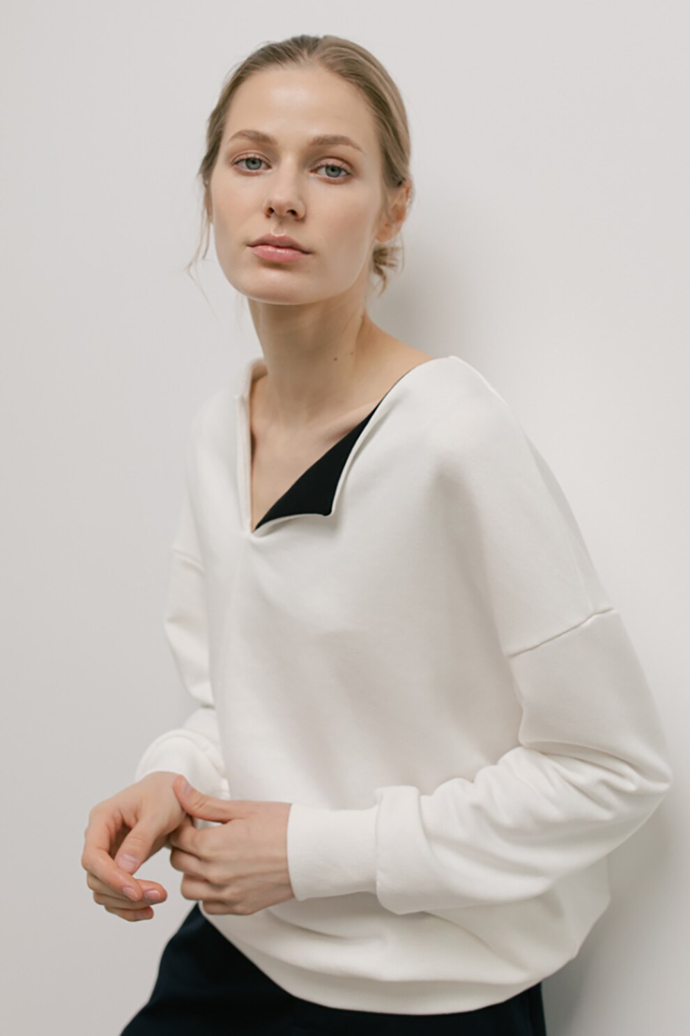 UNDRESS, Bluza cu decolteu in V si maneci cazute, Alb