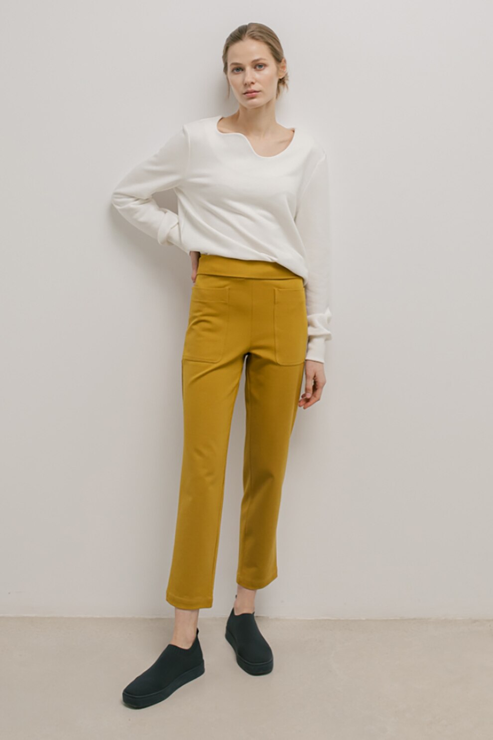 UNDRESS, Pantaloni crop cu buzunare frontale, Galben mustar