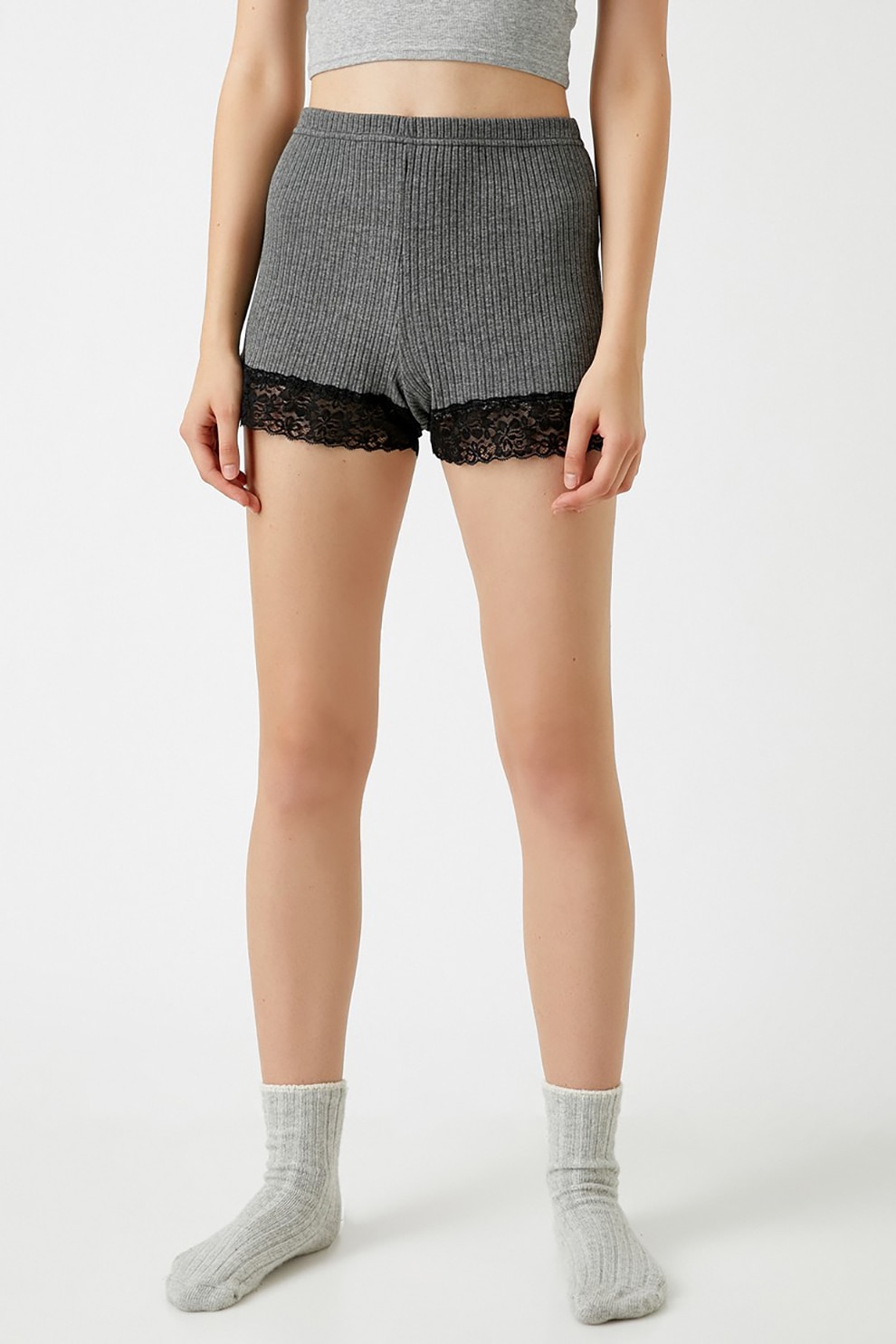 KOTON, Pantaloni scurti de casa cu detalii din dantela, Gri/negru